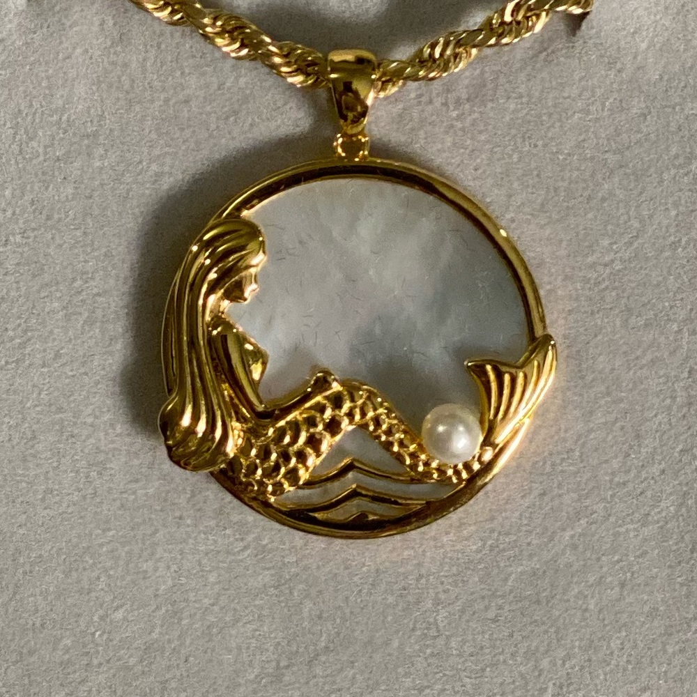 Pre-owned Ross Simons Gold and Mother of pearl mermaid pendant.